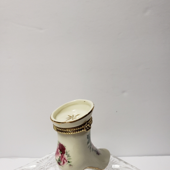 FORMALITIES By Baum Brothers Porcelain Victorian Shoe Trinket Box - Picture 6 of 8